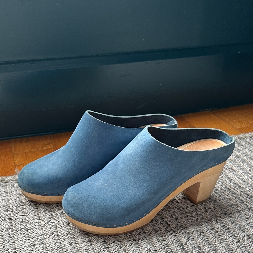 Bryr Blue Suede Mules